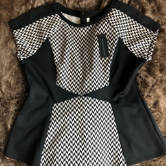 Worthington Tops - Worthington black/white chevron pattern blouse
